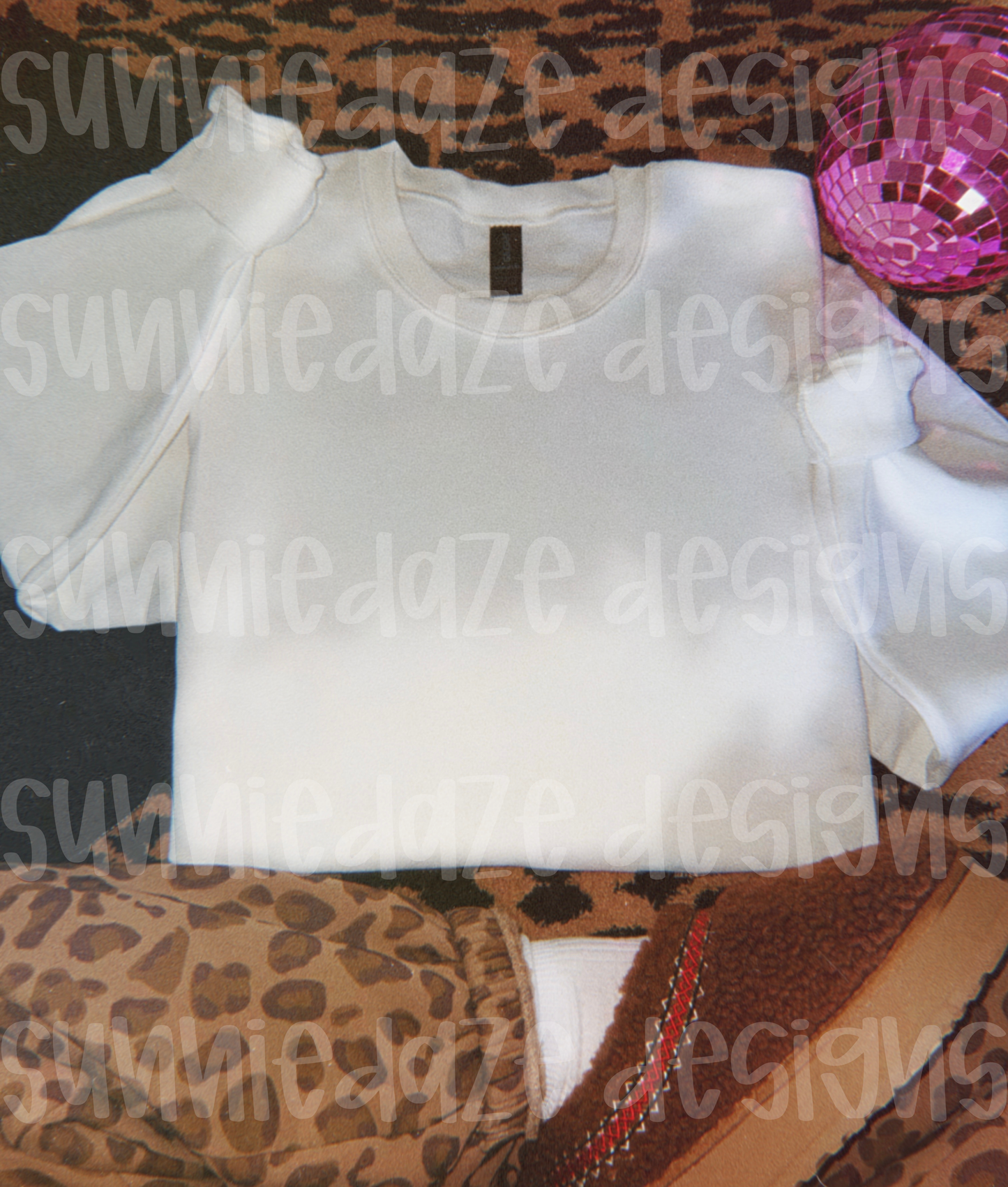 White crew neck mock up